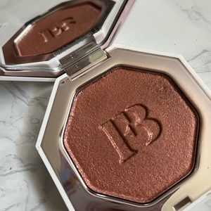 Fenty Beauty Killawatt Penny4UThots Killawatt Highlighter